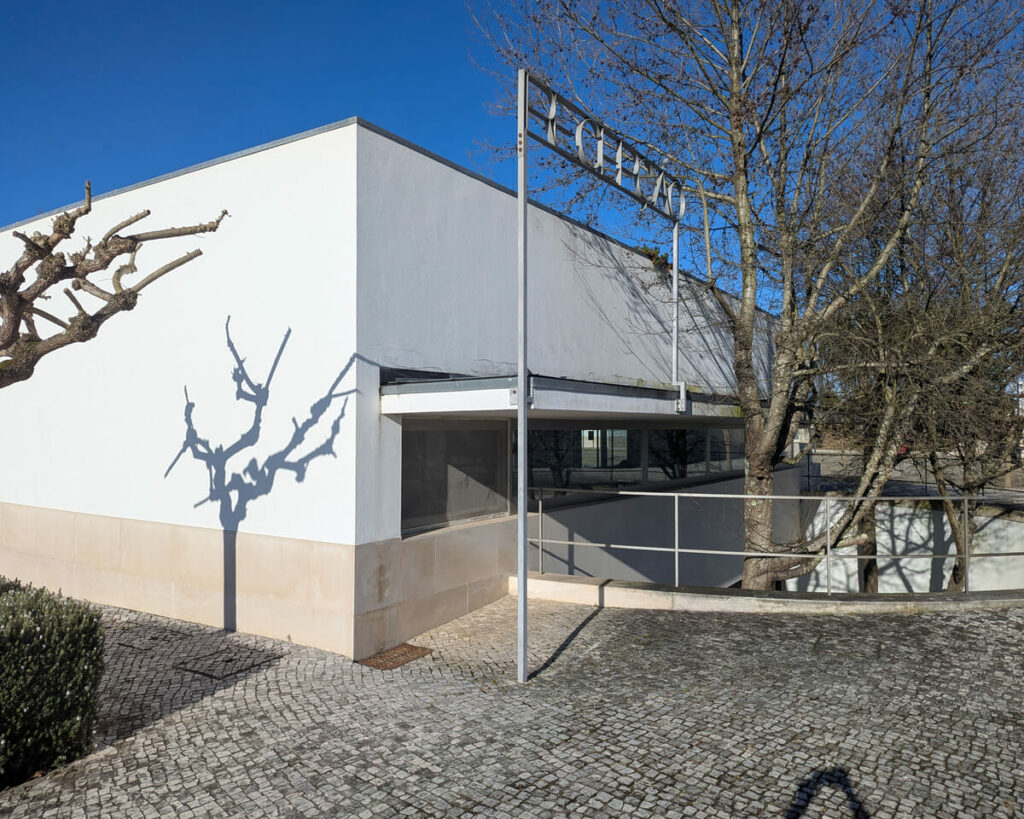 Álvaro Siza's Designs at Bom Sucesso Resort 10 Alvaro Siza Vieira Commercial Area at Bom Sucesso Resort 911