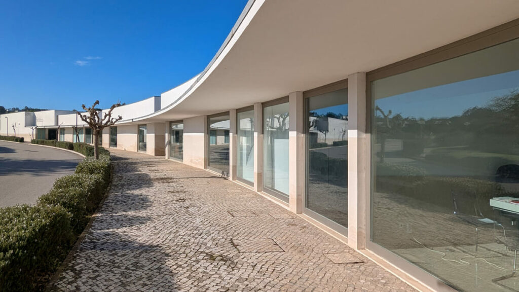 Álvaro Siza's Designs at Bom Sucesso Resort 12 Alvaro Siza Vieira Commercial Area at Bom Sucesso Resort 960