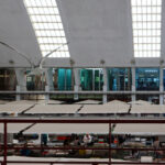 Fortunato Cabral and Cunha Leão’s Mercado de Matosinhos showcasing a commercial building with a steel and aluminium structure, featuring extensive daylighting and a spacious hall design.