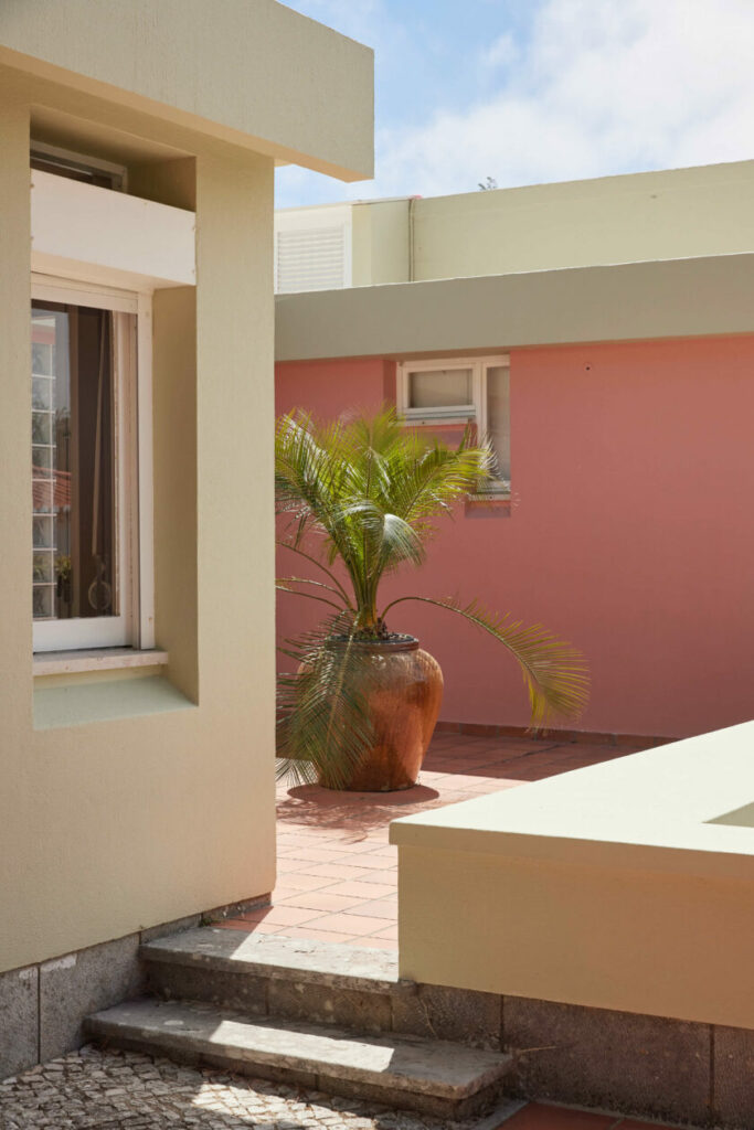 Casa Veiga — Today Casa Portufornia: A Mid-Century Gem Reimagined in Colares 8 2592k2mc0t0b928n2819jshfs974j7qp