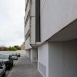 Alcino Soutinho’s Edifício Delfim Pereira da Costa, a high-rise condominium featuring a concrete structure with composite material elements and large windows maximizing daylighting.